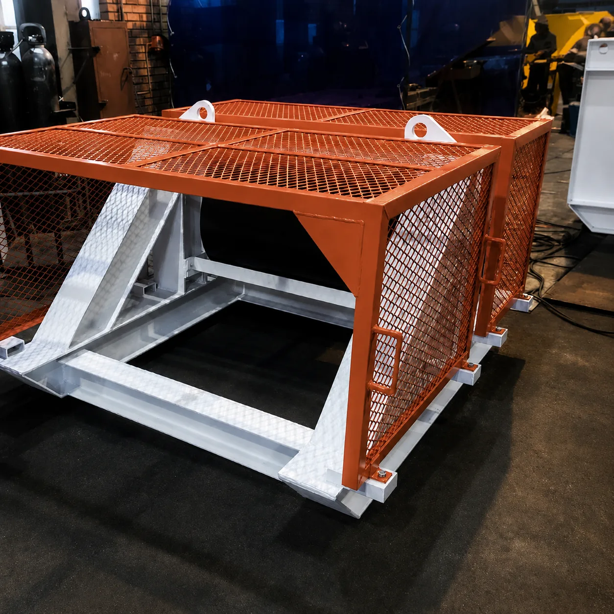 Plant maintenance — conveyor and crusher equipment